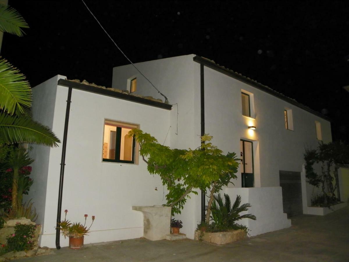 Dabbanna Guest House Chiaramonte Gulfi Exterior photo
